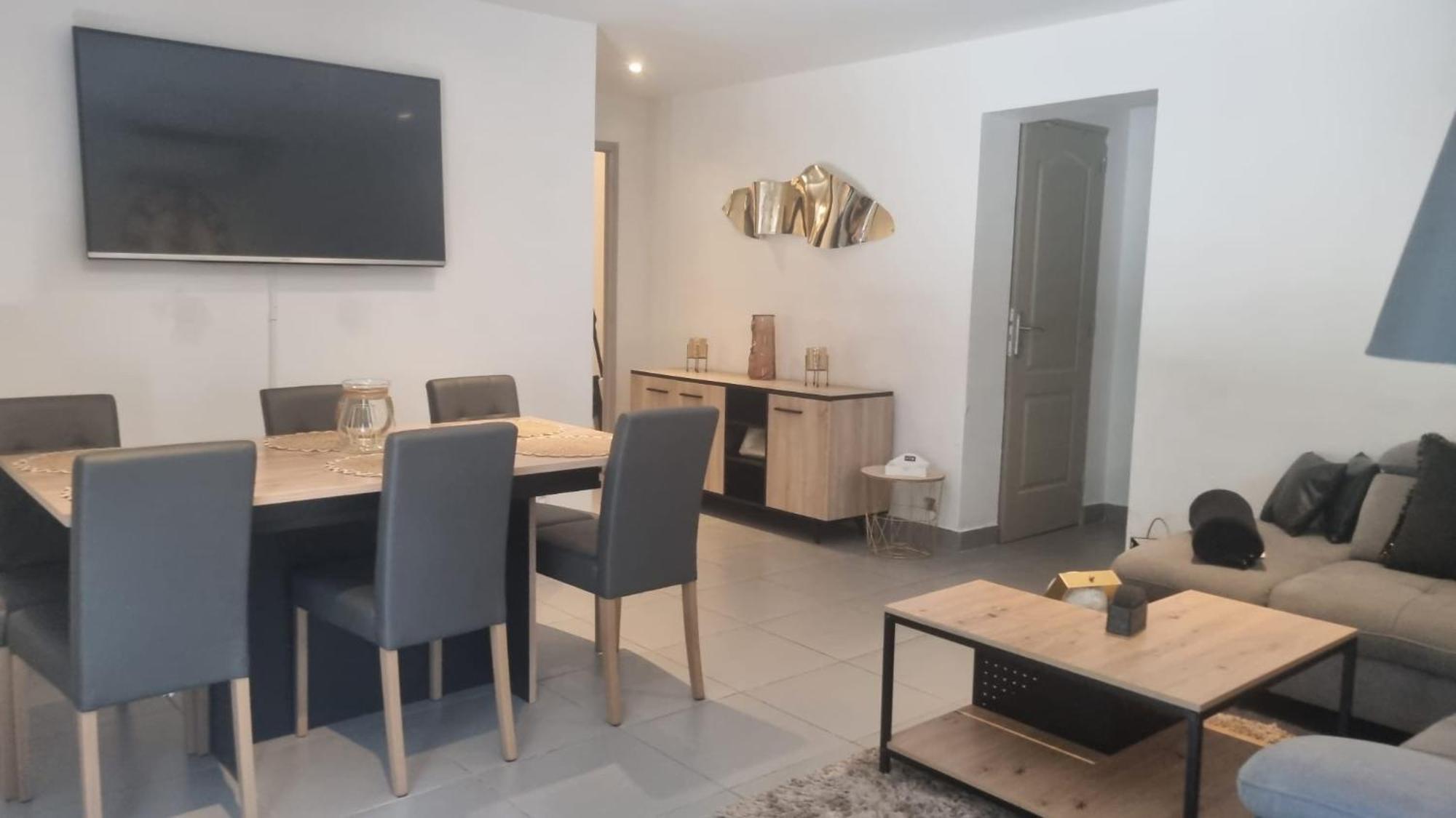 Apartment Dans Un Pavillon Orange (Vaucluse)